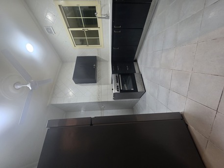 Adliya, Apartments/Houses, BHD 400/month,  3 BR,  @3BATHROOM Hall Kitchen With Electricity Furnished Balcony Car Park