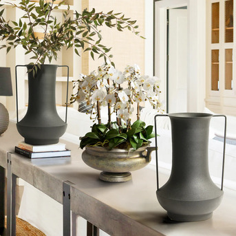 New York, Farm & Garden, USD 160,  Wholesale Aluminum Metal D?cor &ndash; Vases, Bowls, Pedestals & Centerpieces