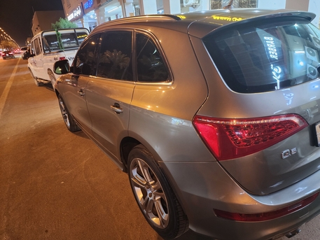 Riyadh, Vehicles, Cars & Trucks , SAR 24000,  Audi Q5 S Line,  2010,  Automatic,  385000 KM,