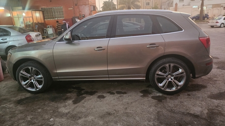 Riyadh, Vehicles, Cars & Trucks , SAR 24000,  Audi Q5 S Line,  2010,  Automatic,  385000 KM,