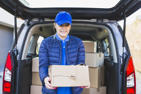 Lahore, Delivery, Global Style Delivered: UK Shipping Services Fueling Fashion In Pakistan