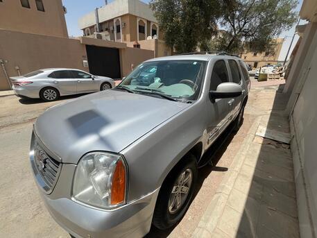 Riyadh, Vehicles, Cars & Trucks , SAR 40000,  Gmc Yukon,  2012,  Automatic,  227500 KM,   FOR SALE IN VERY GOOD CONDITION