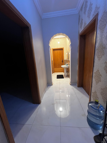 Jeddah, Rooms Available, SAR 800/month,  Want To Share A Hall With Small Family