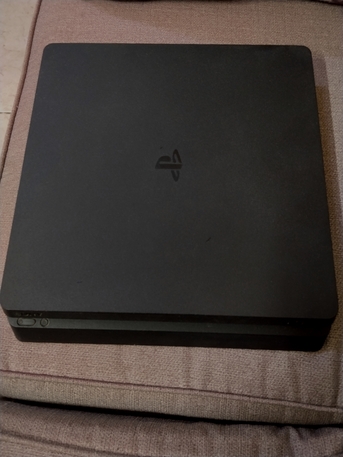 Al Malaz, Video Games, SAR 1100,  PlayStation And 10 Games