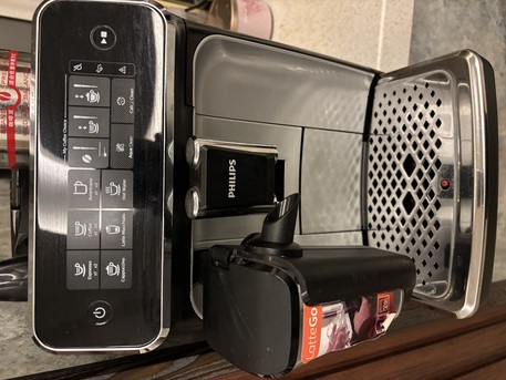 Riyadh, Household Items, SAR 1600,  Full Automatic Coffee Machine Philips 3200 Series