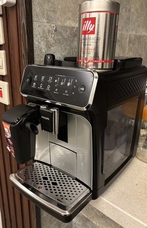 Riyadh, Household Items, SAR 1600,  Full Automatic Coffee Machine Philips 3200 Series