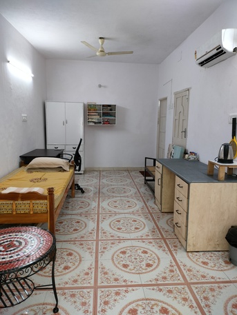 Chennai, Apartments/Houses, INR 21000/month,  Furnished,  Studio,  200 Sq. Feet,  Comfortable Room With Attached Bath In Prime Location Harrington Rd