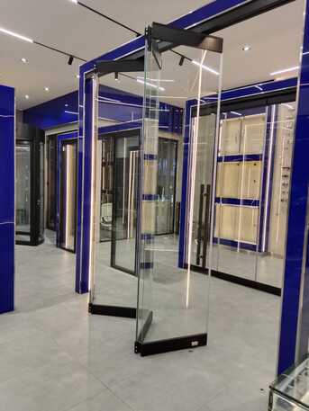 Riyadh, Construction, للحدادة و المونيم،الذجاج