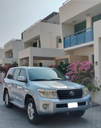 Manama, Items Wanted, 2014 Toyota Land Cruiser ( 6 Cylinder )