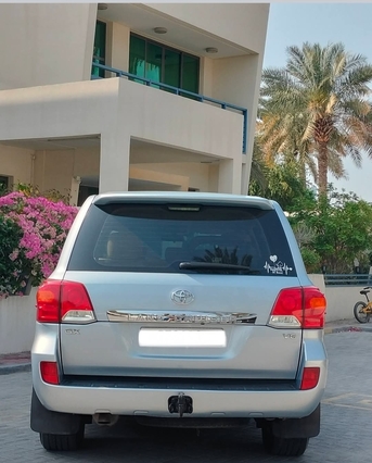 Manama, Items Wanted, 2014 Toyota Land Cruiser ( 6 Cylinder )