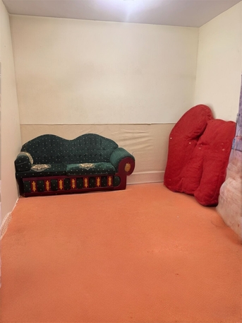 Jeddah, Rooms Available, SAR 1000/month,  One Spacious Room For Rent Very Prime Location.