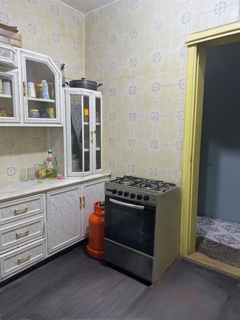 Jeddah, Rooms Available, SAR 1000/month,  One Spacious Room For Rent Very Prime Location.