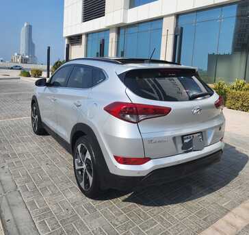 Manama, Vehicles, Cars & Trucks , BHD 4200,  Hyundai Tucson,  2017,  Automatic,  188 KM,  📍 Location: Bahrain 📅 Model Year:  📊 Mileage: 188,000 KM 🚫 Zero Accidents, Single