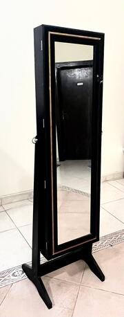 Riyadh, Furniture, SAR 250,  Mirror For Sale- In Spotless Clean Condition( Only Message To Get It, No Call)