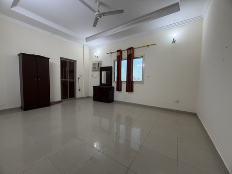 Salmaniya, Apartments/Houses, BHD 250/month,  3 BR,  3 Bedroom Flat For Rent Without Ewa