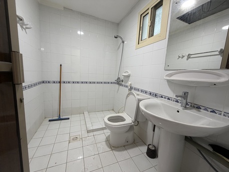 Salmaniya, Apartments/Houses, BHD 250/month,  3 BR,  3 Bedroom Flat For Rent Without Ewa