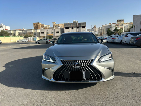 Jeddah, Vehicles, Cars & Trucks , SAR 175000,  Lexus ES 300h,  2025,  Automatic,  20000 KM,