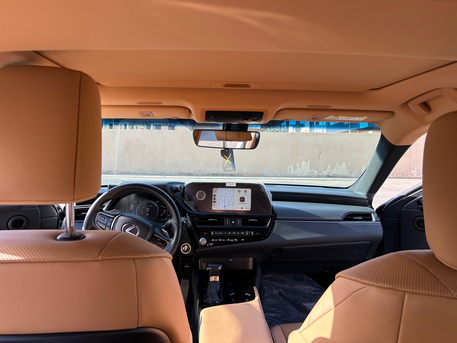 Jeddah, Vehicles, Cars & Trucks , SAR 175000,  Lexus ES 300h,  2025,  Automatic,  20000 KM,