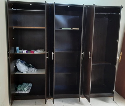 Al Wizarat, Furniture, SAR 400,  6 Doors Wooden Almirah With Big Mirrors For Sale