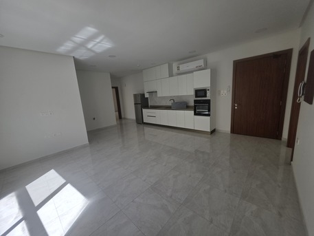 Zinj, Apartments/Houses, BHD 330/month,  Furnished,  3 BR,  BHD:330/month SEMI FURNISHED 3BHK APARTMENT FOR RENT IN ZINJ -: MUNEEB *35041493,