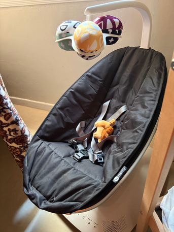 Jeddah, Baby & Kid Stuff, SAR 699,  4moms MamaRoo Baby Swing &ndash; Like New (Rarely Used)
