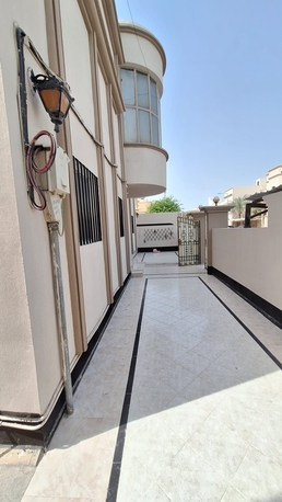 Riffa, Apartments/Houses, 4 BR,  For Rent: Half A Very Clean House In Riffa, Al Hujaiyat Area, Including Electricity And Wa
