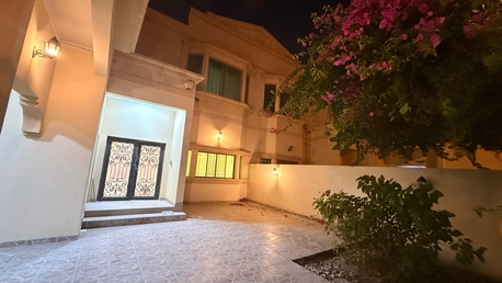 Isa Town, Villas, BHD 650,  For Rent: A Luxurious And Very Elegant Villa With Air Conditioning In Isa Town,