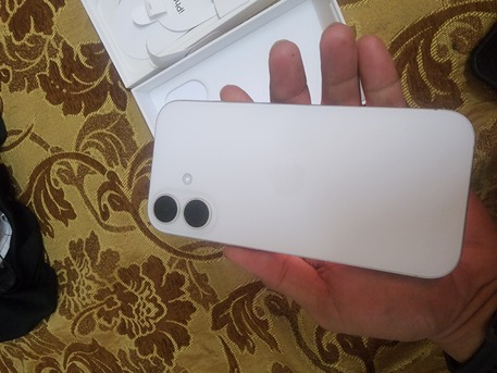 Madinah, Mobile Phones, SAR 3400,  Iphone 17  Two Weeks Used