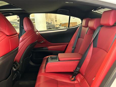 East Riffa, Vehicles, Cars & Trucks , BHD 7900,  Lexus ES 350 F SPORT,  2019,  Automatic,  102000 KM,  LEXUS ES 350 MODEL  FOR SALE