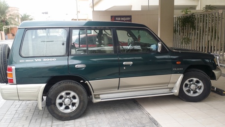 Manama, Vehicles, Cars & Trucks , BHD 1150,  Mitsubishi Pajero 3.0 L Full Option Very Good Condation,  1998,  Automatic,  350000 KM,