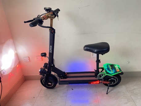 Juffair, Bicycles, BHD 80,  Super E-scooter For Sale Very Good Condition With Good Battery Backup