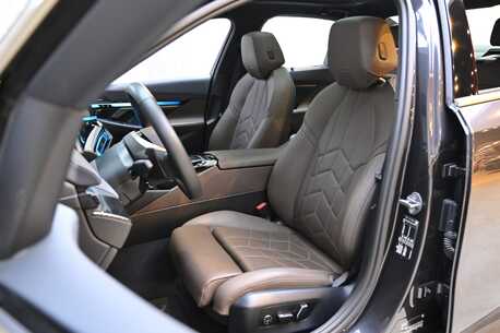 Al Rakah Al Janubiyah, Vehicles, Cars & Trucks , SAR 215000,  BMW 520i,  2024,  Automatic,  17000 KM,