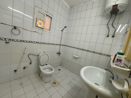 Jeddah, Apartments/Houses, SAR 2000/month,  3 BR,  SAR 2000/month  3 BR , 2 BH Loking For Indian Family