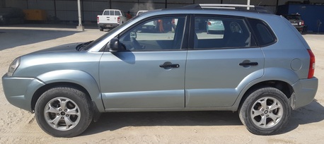 Manama, Vehicles, Cars & Trucks , BHD 1400,  Hyundai Tucson,  2009,  Automatic,  343880 KM,