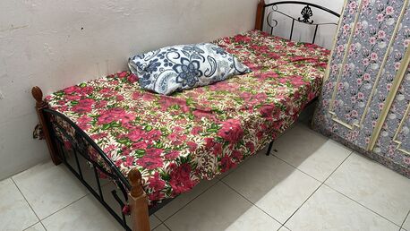 Manama, Furniture, BHD 10,  HOUSE HOLD ITEMS