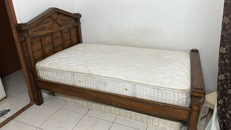 Manama, Furniture, BHD 10,  HOUSE HOLD ITEMS