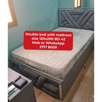 Manama, Furniture, BHD 42,  🌍Double Bed With Mattress In Good Condition For Sale With Delivery