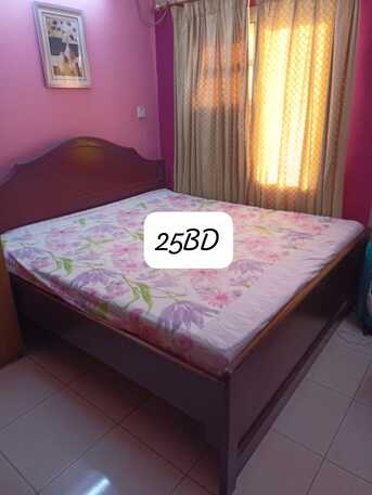 Gudaibiya, Furniture, BHD 25,  Dining Table With 5 Chairs