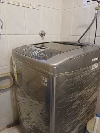Jeddah, Household Items, SAR 700,  Household Items For Sale &ndash; LG Washing Machine, Table, Monitor & More