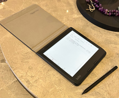 Riyadh, Tablet Computers, SAR 950,  Kobo Libra Colour + Stylus 2 Bundle | Barely Used | Full Set With Extras