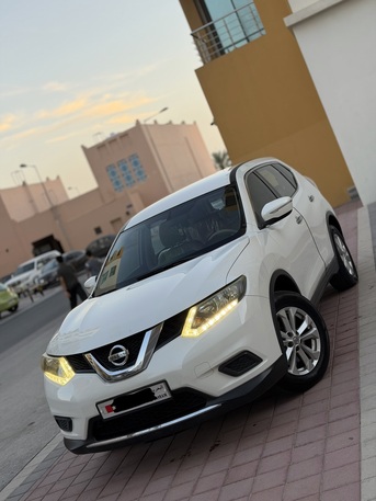 Manama, Vehicles, Cars & Trucks , BHD 3150,  Nissan X-Trail,  2015,  Automatic,  175432 KM,    Mid Option In Excellent Condition