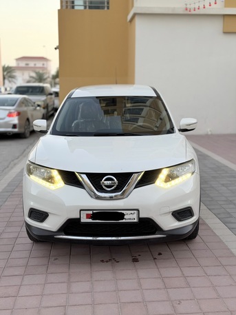 Manama, Vehicles, Cars & Trucks , BHD 3150,  Nissan X-Trail,  2015,  Automatic,  175432 KM,    Mid Option In Excellent Condition