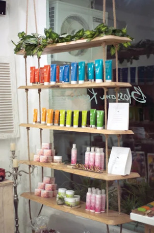 New Delhi, Business, Natural Beauty Salon With Aromatherapy Products