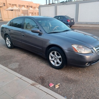 Jeddah, Vehicles, Cars & Trucks , SAR 12500,  Nissan Altima 2.5,  2005,  Automatic,  500 KM,  Nissan Altima Grey Silver