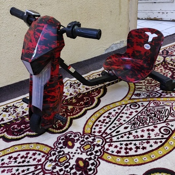 Manfouha, Baby & Kid Stuff, SAR 250,  Electric Drift Scooty