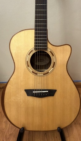 Muharraq, Musical Instruments, BHD 350,  Washburn WG2OSCE Electro-Acoustic Guitar (Excellent Condition)