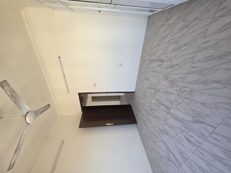 Salmaniya, Apartments/Houses, BHD 180/month,  2 BR,  @2BATHROOM Hall Kitchen Without Electricity