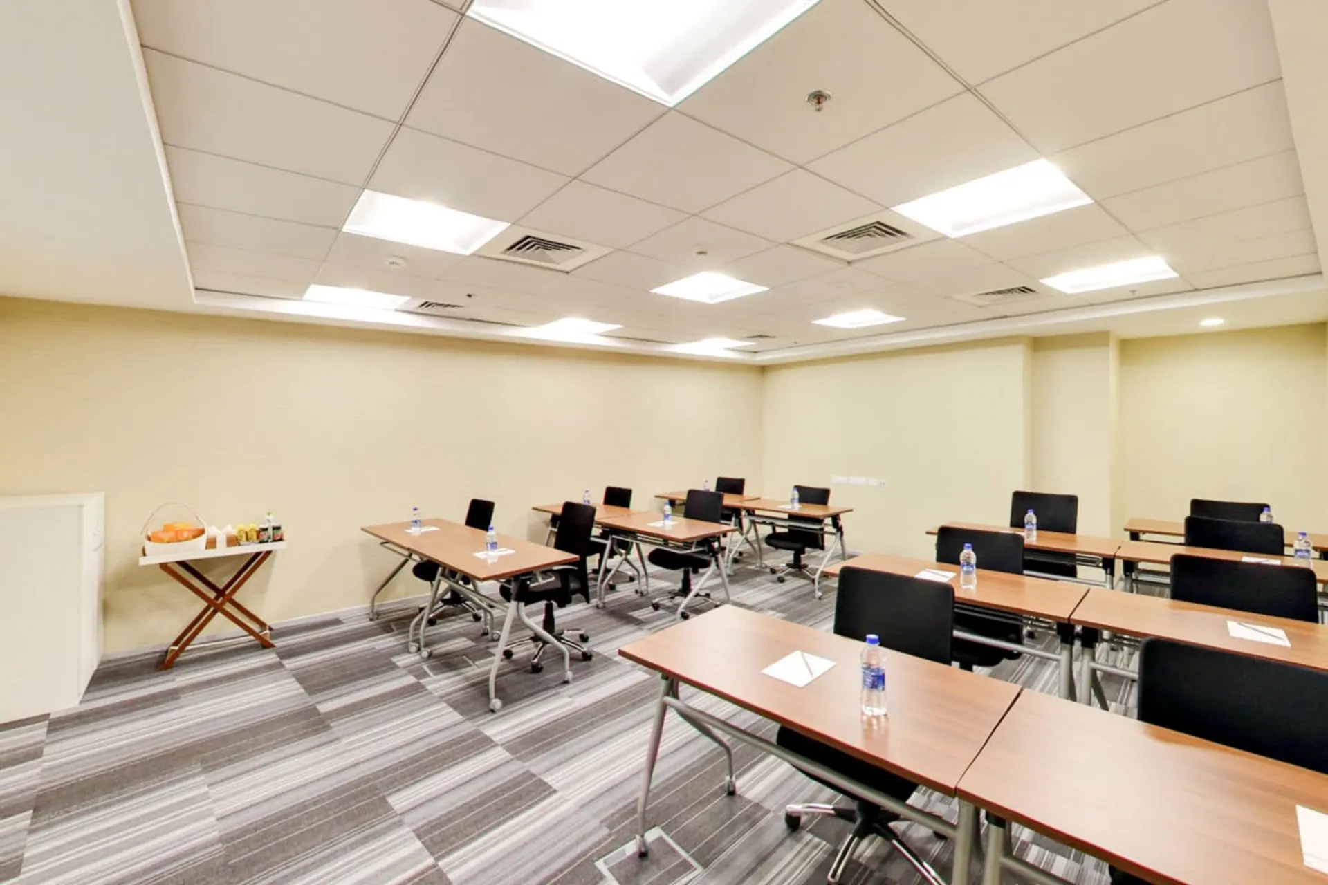 Gurgaon, Offices, INR 4999,  Udyog Vihar