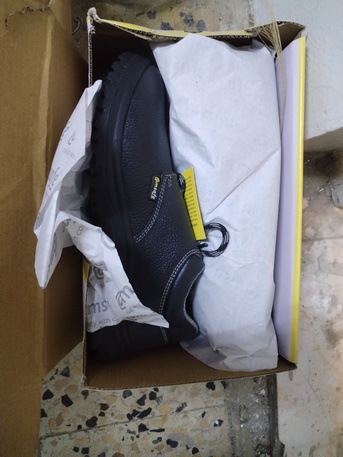 Al Zuhour, Free Items, SAR 70,  SAFETY SHOES