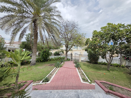 Budaiya, Villas, BHD 750,  4 Bedrooms 3 N Half Bath Room Compound Villa